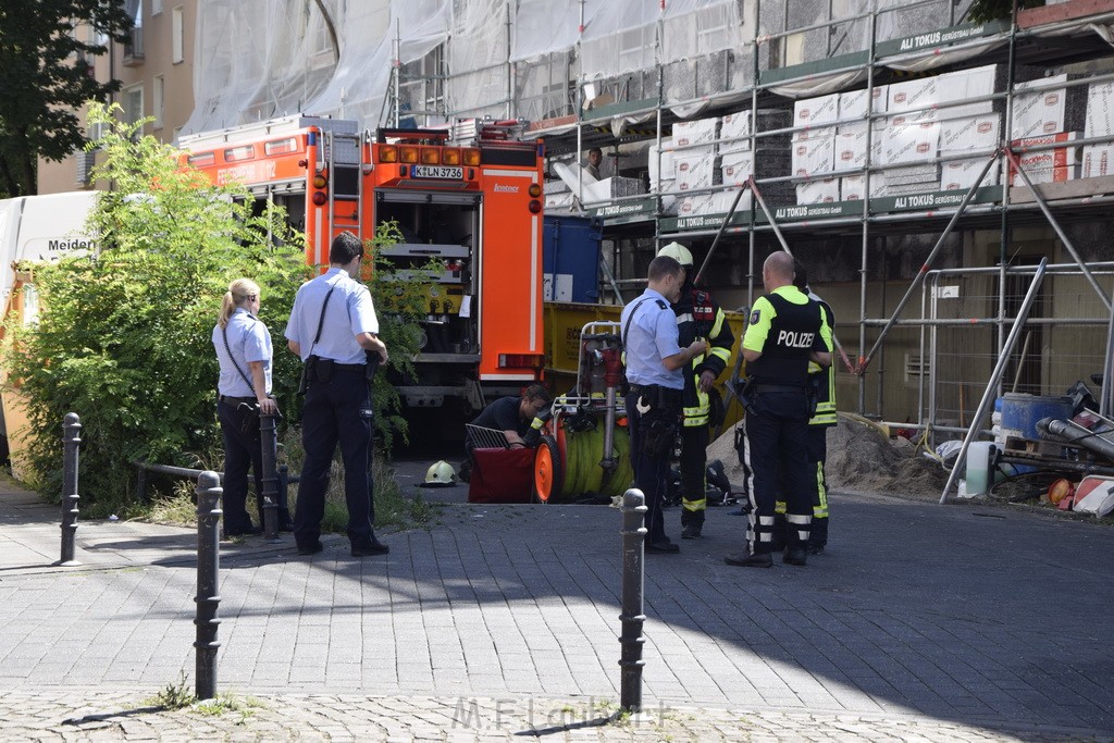 Explo Feuer 2 Koeln Kalk Hoefestr P114.JPG - Miklos Laubert